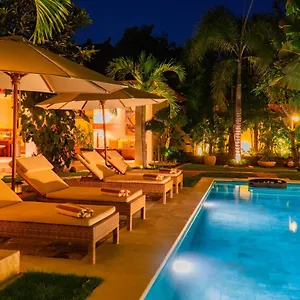 https://villa-dayak.ubudhotelsnow.com